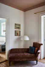 Ladda upp bild till gallerivisning, Stolen
