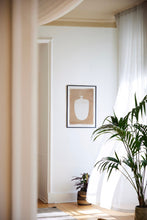 Ladda upp bild till gallerivisning, Sketch Vase 01 
