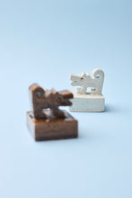 Ladda upp bild till gallerivisning, Zodiac Collectibles - Dog Blue/White
