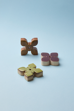 Ladda upp bild till gallerivisning, Ceramic Wall Flowers - Colourful Glaze
