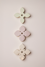 Ladda upp bild till gallerivisning, Ceramic Wall Flowers - Pastel Glaze
