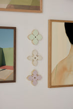 Ladda upp bild till gallerivisning, Ceramic Wall Flowers - Pastel Glaze
