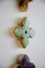 Ladda upp bild till gallerivisning, Ceramic Wall Flowers - Colourful Glaze
