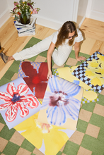 Ladda upp bild till gallerivisning, In Full Bloom 01
