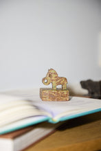 Ladda upp bild till gallerivisning, Zodiac Collectibles - Horse Green/Brown
