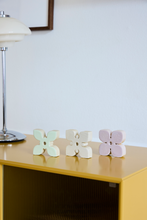 Ladda upp bild till gallerivisning, Ceramic Wall Flowers - Pastel Glaze
