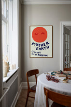 Ladda upp bild till gallerivisning, Moder Jord
