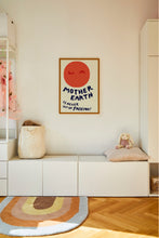Ladda upp bild till gallerivisning, Moder Jord
