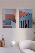 Ladda upp bild till gallerivisning, Varje vägg är en dörr
