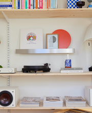 Load image into Gallery viewer, Floating Gallery Shelf - Brushed steel / oak
