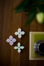 Ladda upp bild till gallerivisning, Ceramic Wall Flowers - Pastel Glaze
