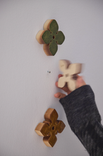 Ladda upp bild till gallerivisning, Ceramic Wall Flowers - Colourful Glaze
